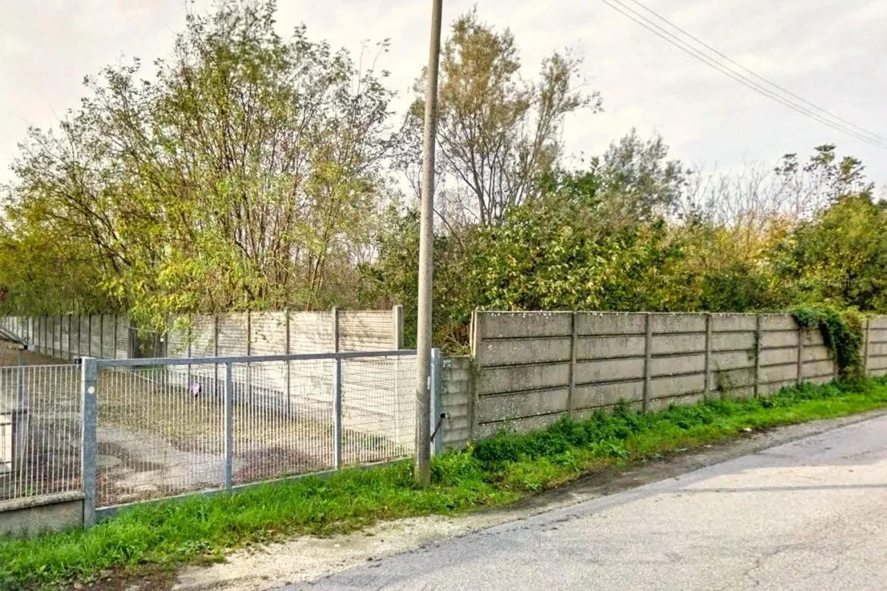 Via delle Industrie, 26100 Cremona CR, Italia, Cremona, Lombardy, Italy. - Photo 1