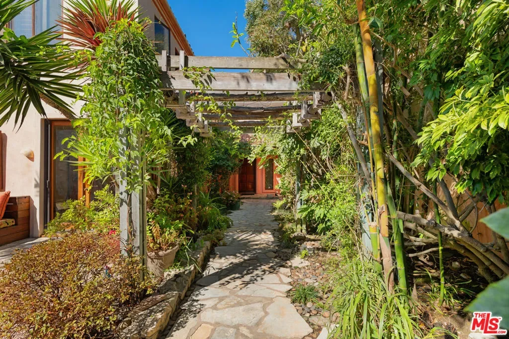 23351 Malibu Colony Road 108a, Malibu, California, United States. - Photo 24