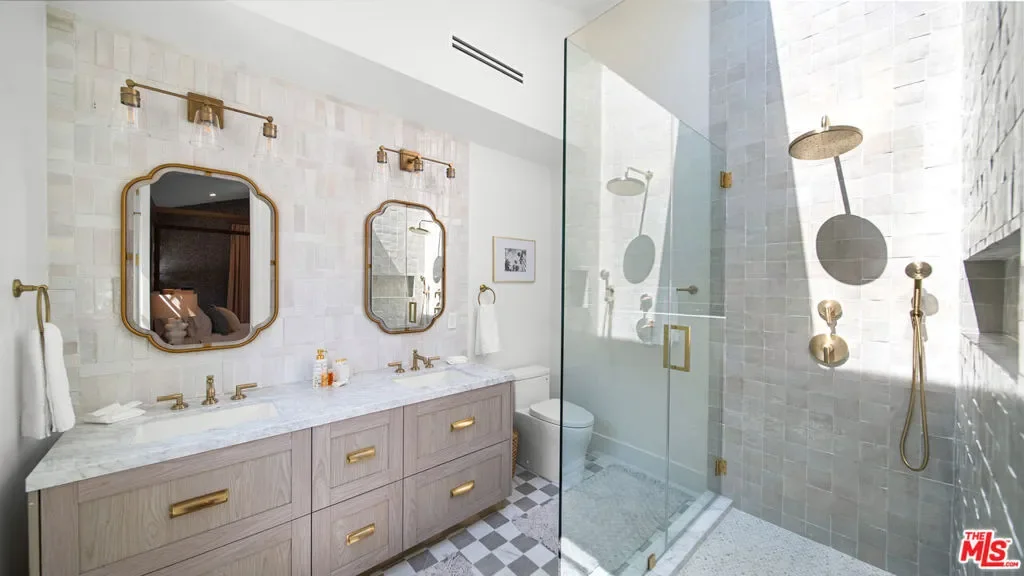 1914 N Laurel Canyon Boulevard, Los Angeles, California, United States. - Photo 38