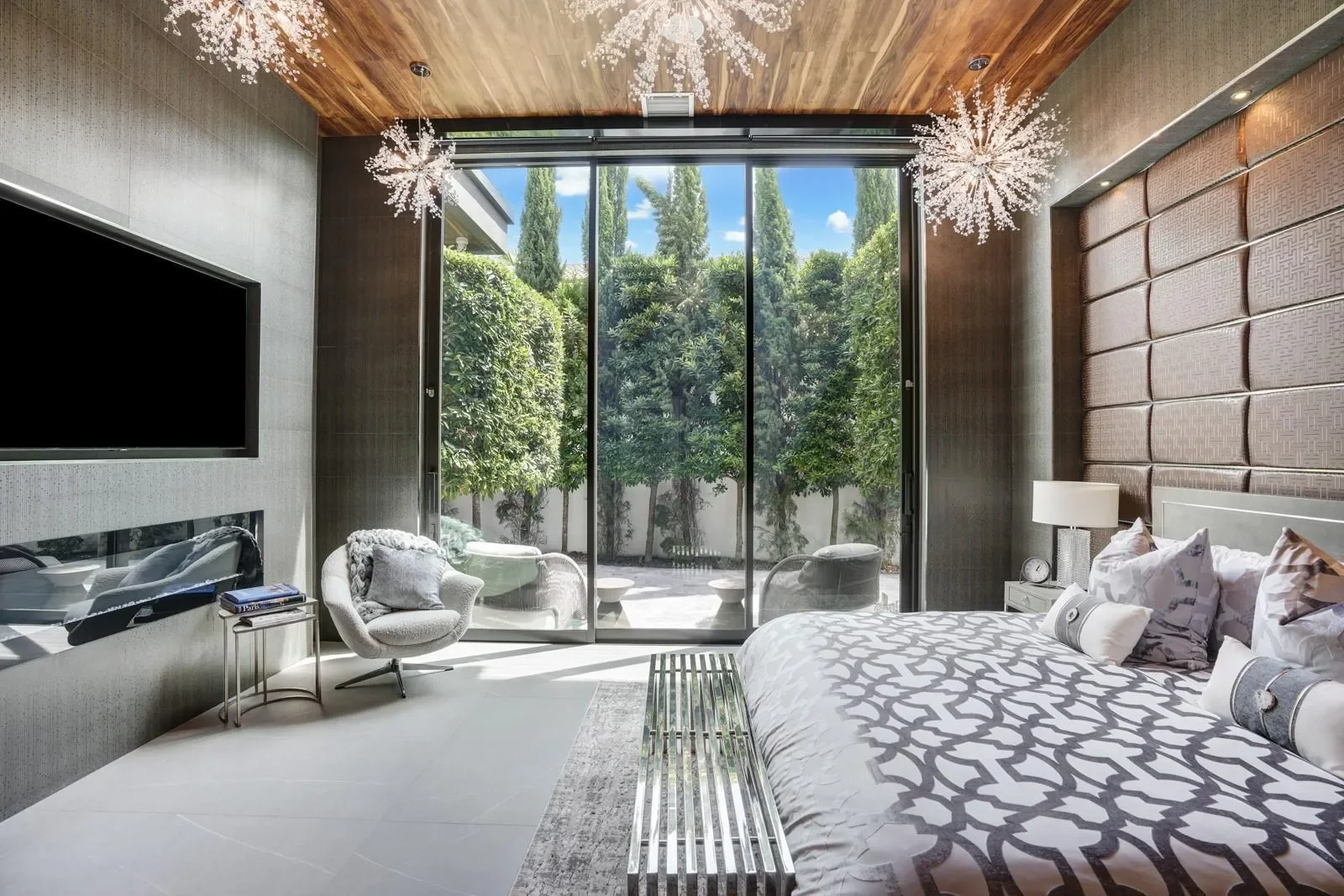 671 Middle River Dr, Fort Lauderdale, Florida, United States. - Photo 45