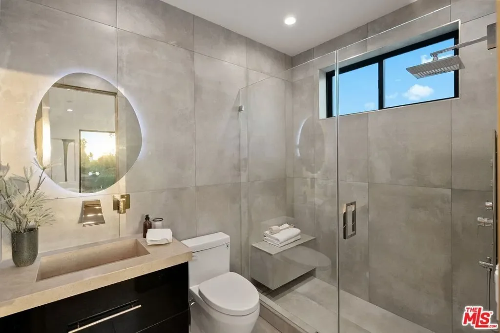 4532 Calhoun Avenue, Los Angeles, California, United States. - Photo 9