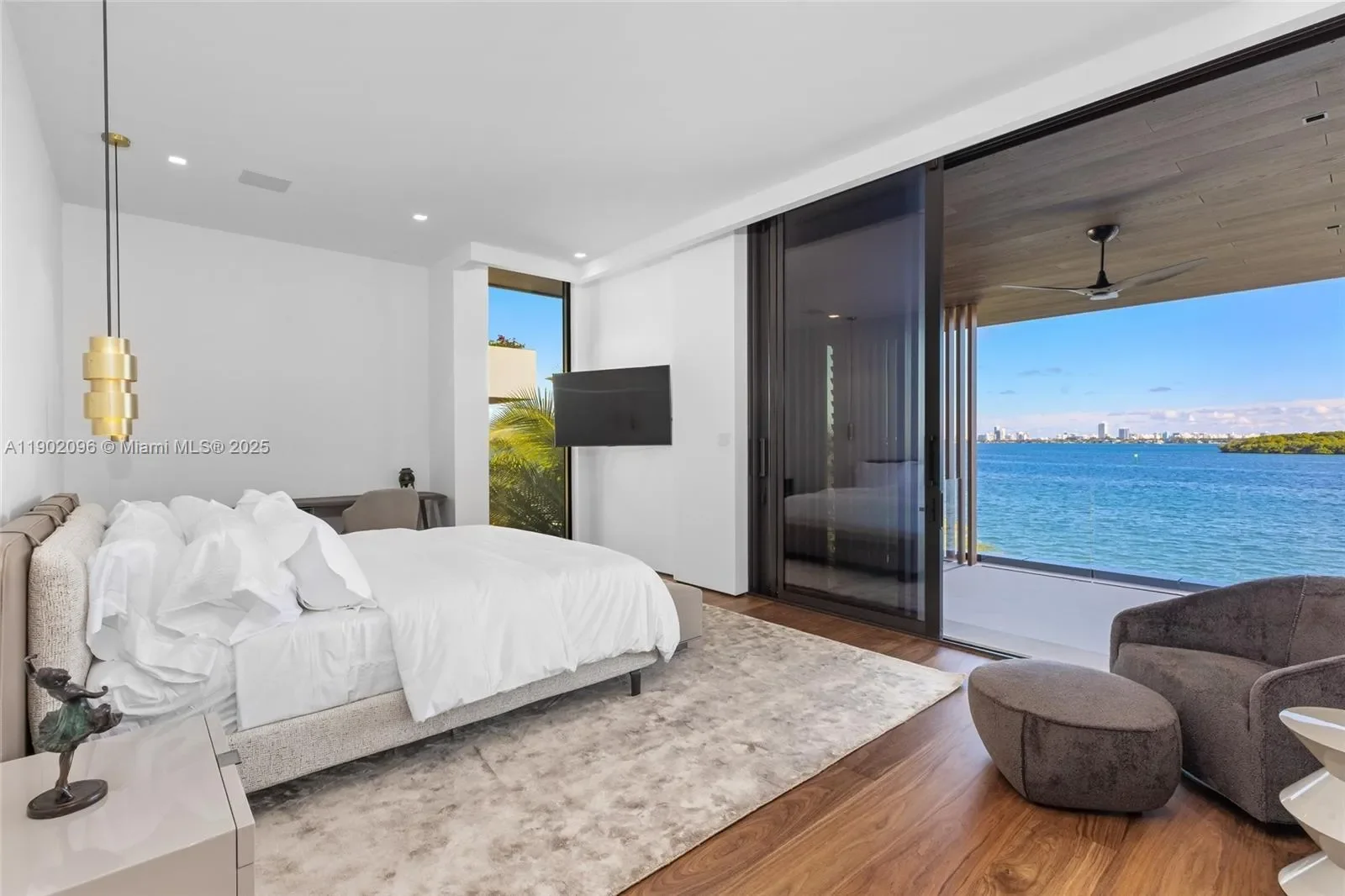11404 N Bayshore Dr, North Miami Beach, Florida, United States. - Photo 40