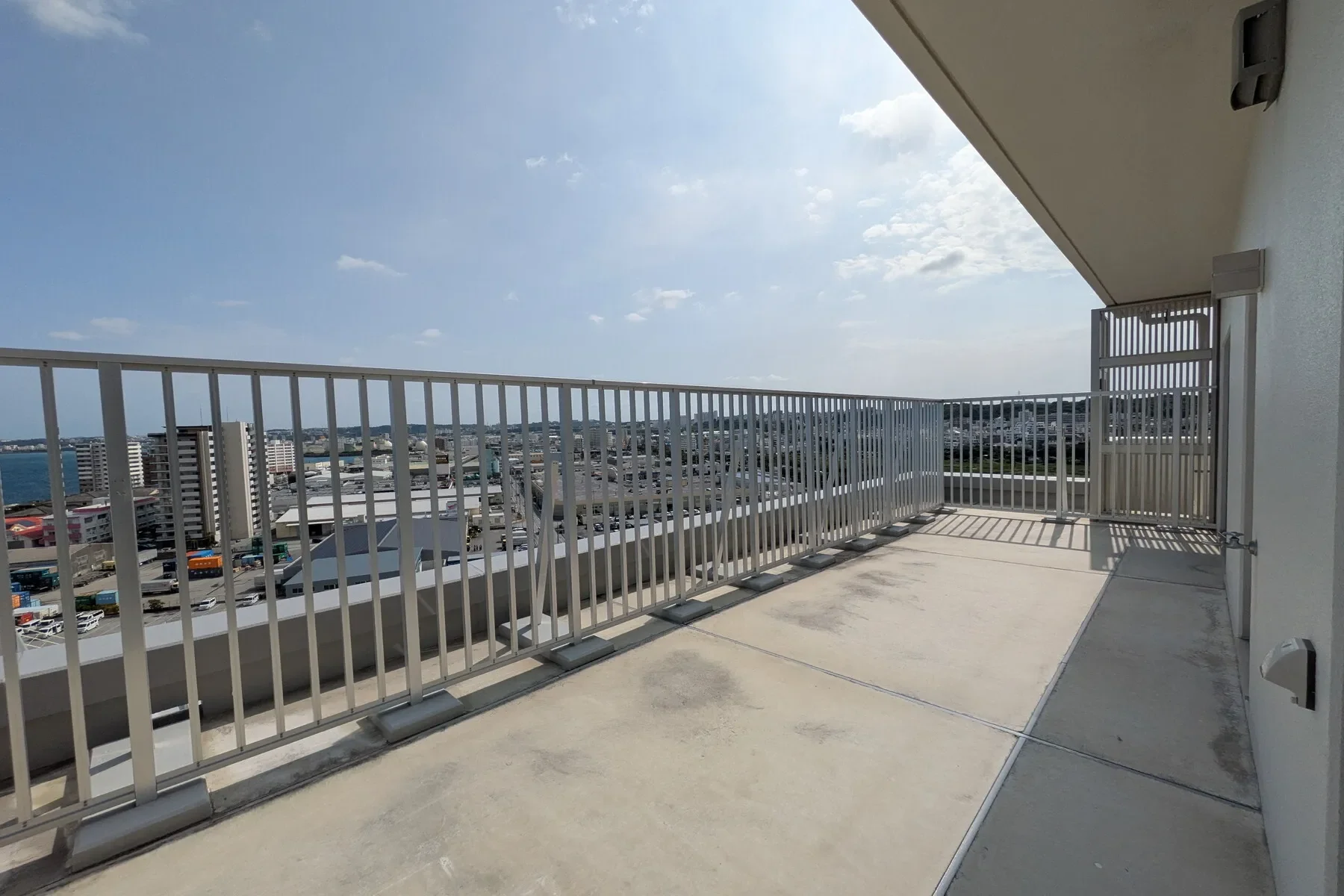 Exterior photo 2