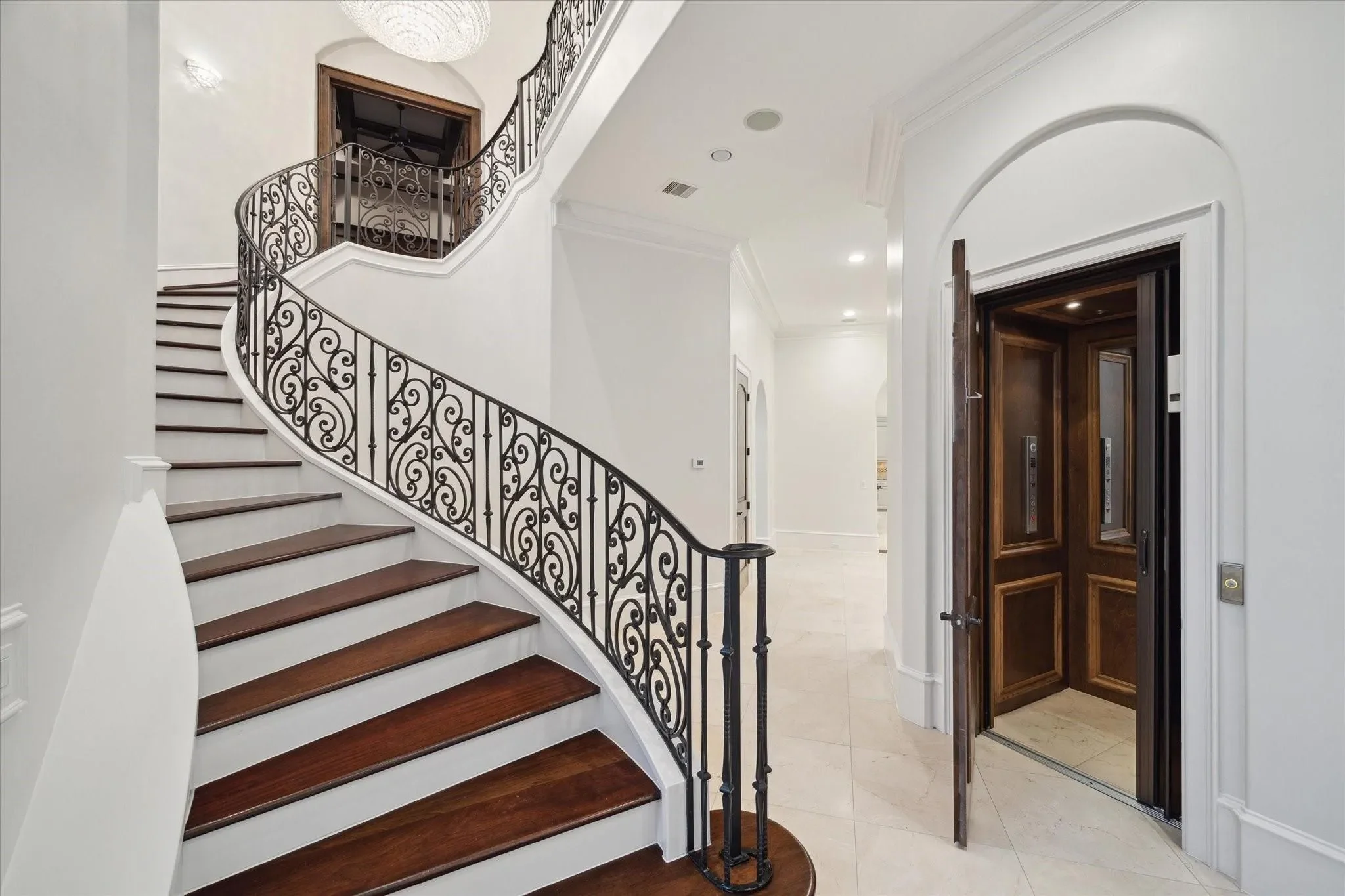 5101 Huckleberry Circle, Houston, Texas, United States. - Photo 14