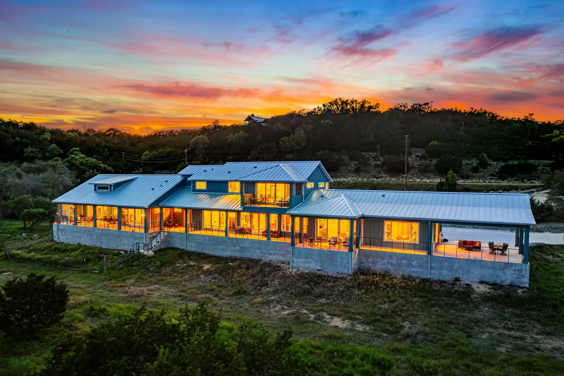 554 Seven Falls Drive , Fredericksburg, TX 78624, Fredericksburg, Texas, United States. - Photo 11