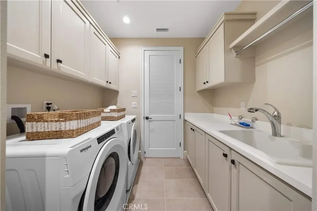 163 Summerland, Irvine, California, United States. - Photo 33