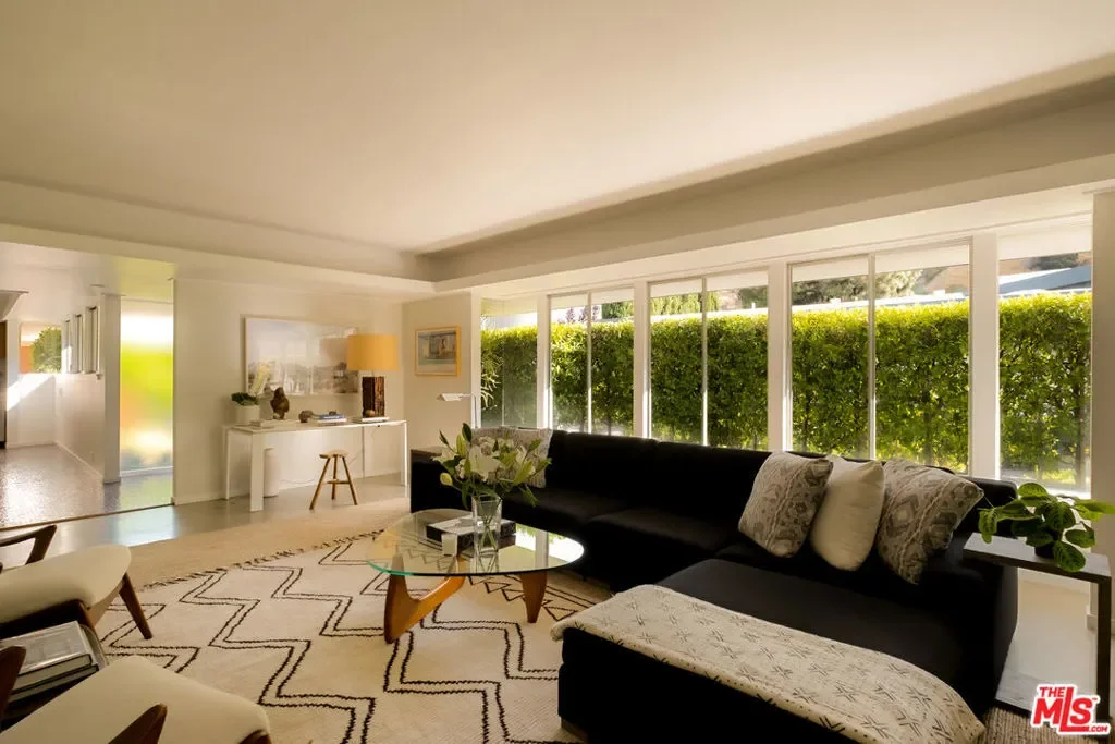 2246 Chelan Place, Los Angeles, California, United States. - Photo 10