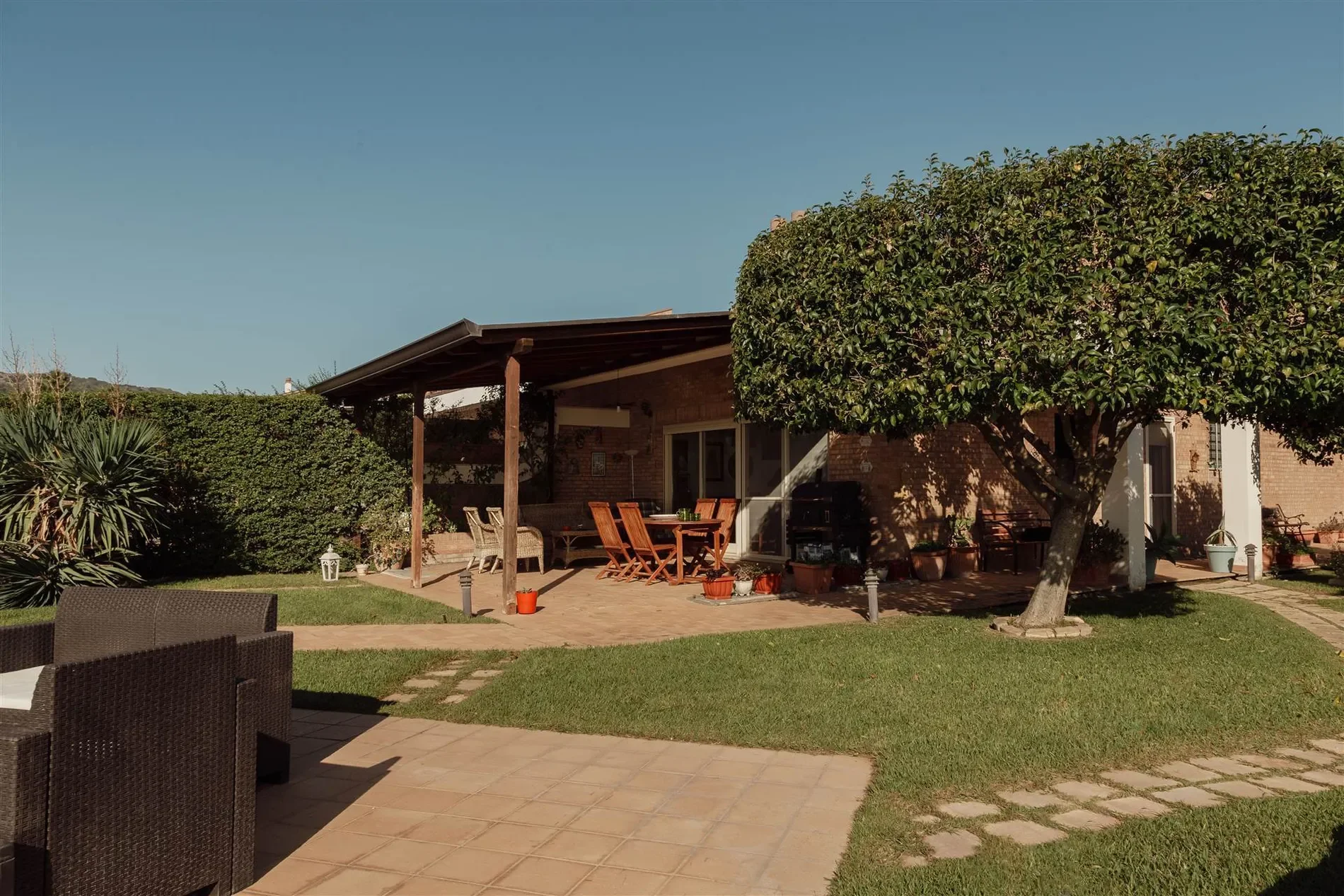 Exterior photo 10