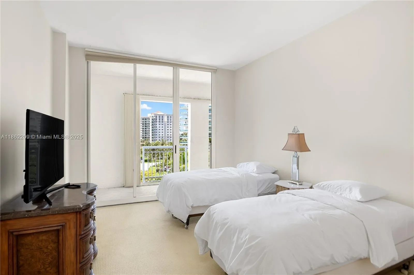 19925 NE 39th Pl 603, Aventura, Florida, United States. - Photo 14