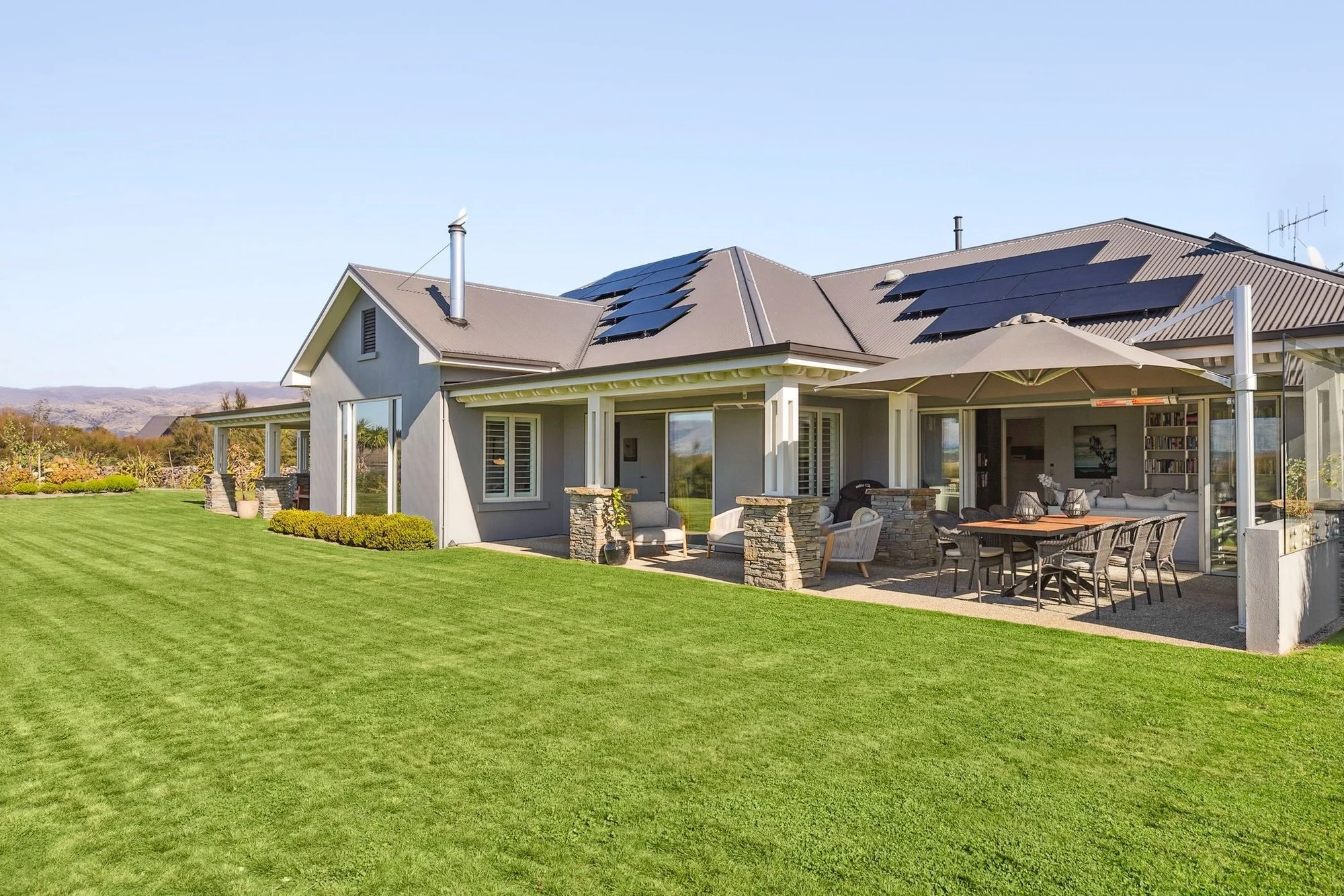Exterior photo 6