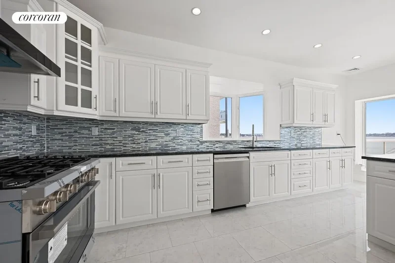 4 Angelas Place , Bronx, NY 10465, New York, New York, United States. - Photo 13