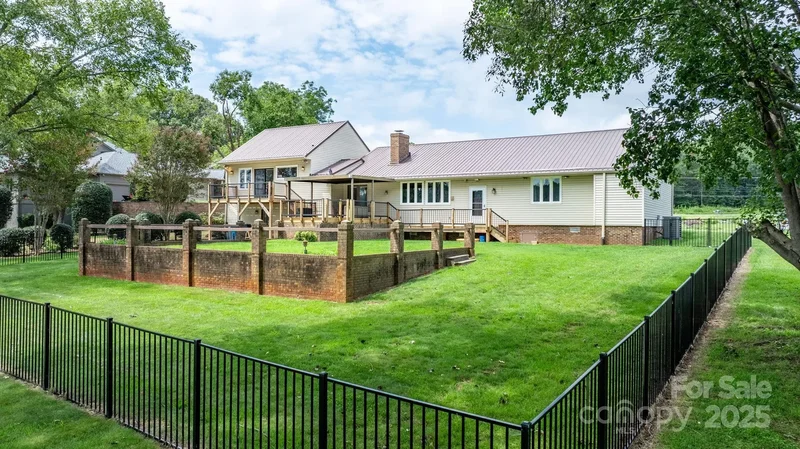 748 Moretz Court, Hickory, NC 28601, Hickory, North Carolina, United States. - Photo 33