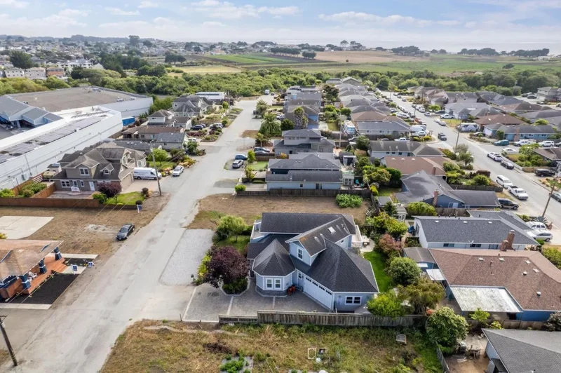 414 Belleville Boulevard, Half Moon Bay, California, United States. - Photo 3