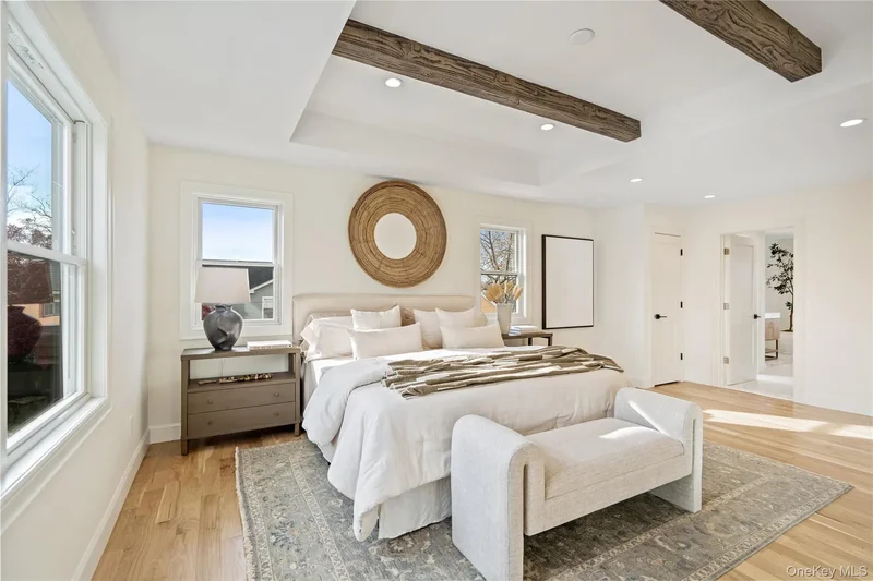 81 Bayview Avenue, Massapequa, New York, United States. - Photo 35