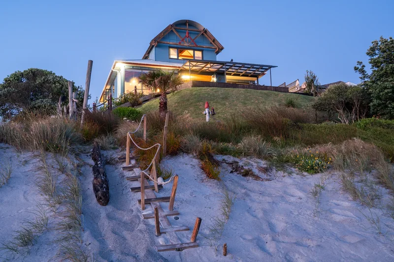 An Artist's Paradise By The Sea