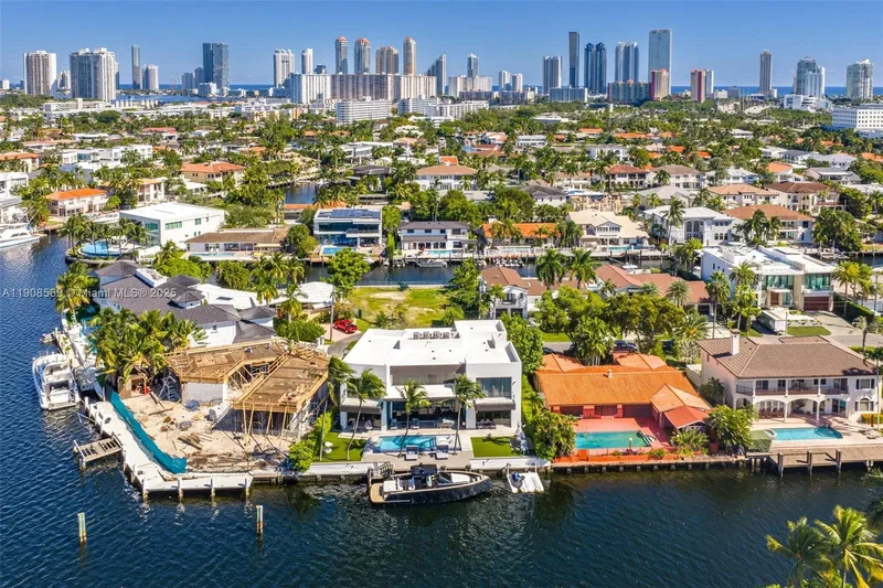 Single Family Residence in North Miami Beach