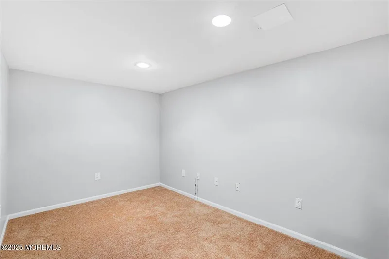 102 Whitlock Court, Manalapan, NJ 07726, Manalapan Township, New Jersey, United States. - Photo 26