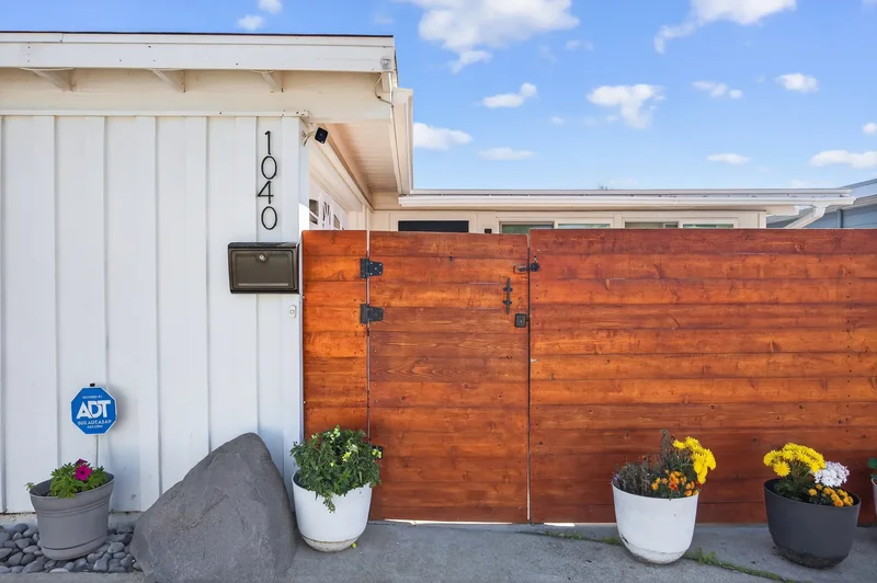 1040 Dover Lane, Ventura, Ca 93001