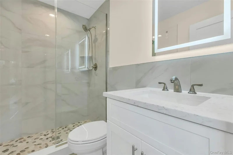 7 Sheridan Street, Old Bethpage, New York, United States. - Photo 17