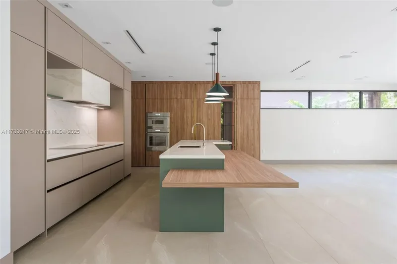 510 NE 52nd St, Miami, Florida, United States. - Photo 6