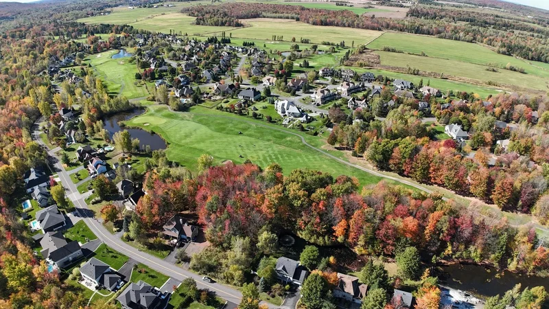 378 Rue de la Couronne, Bromont, Quebec, Canada. - Photo 45