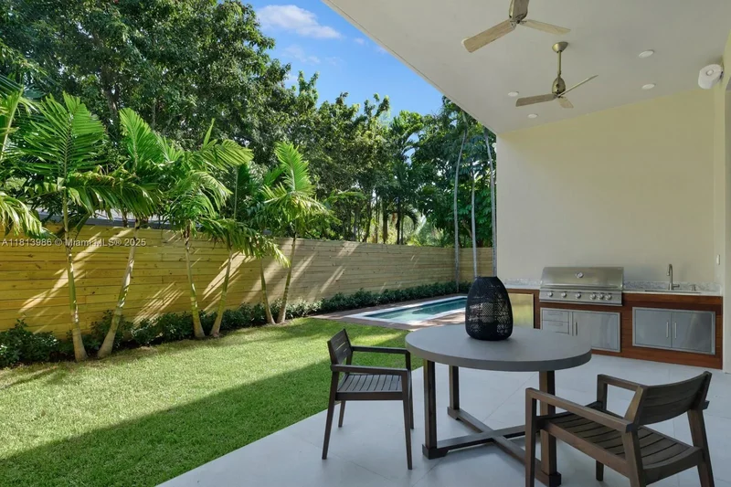 4010 Park Ave, Miami, Florida, United States. - Photo 7