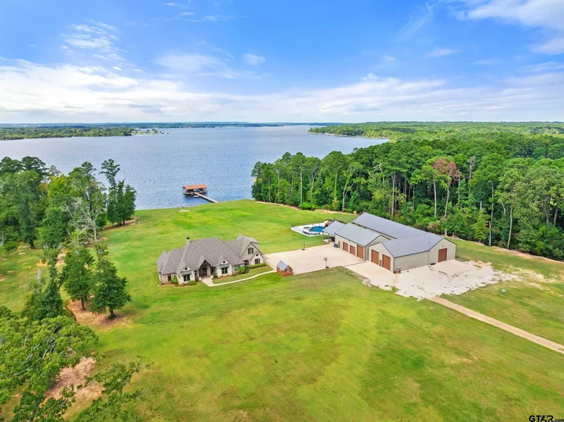 sprawling Lake Palestine legacy estate