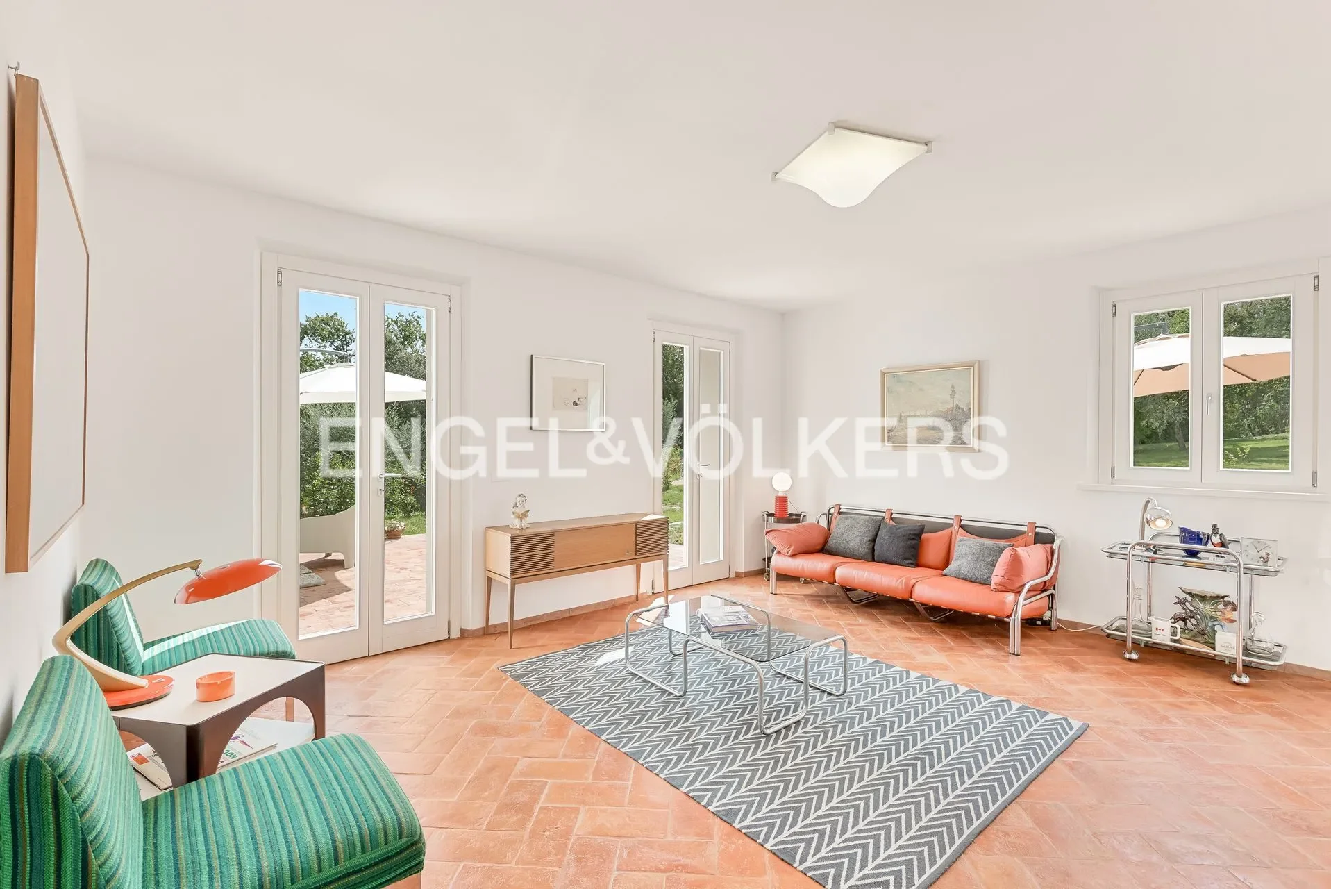 Gallery photo 1