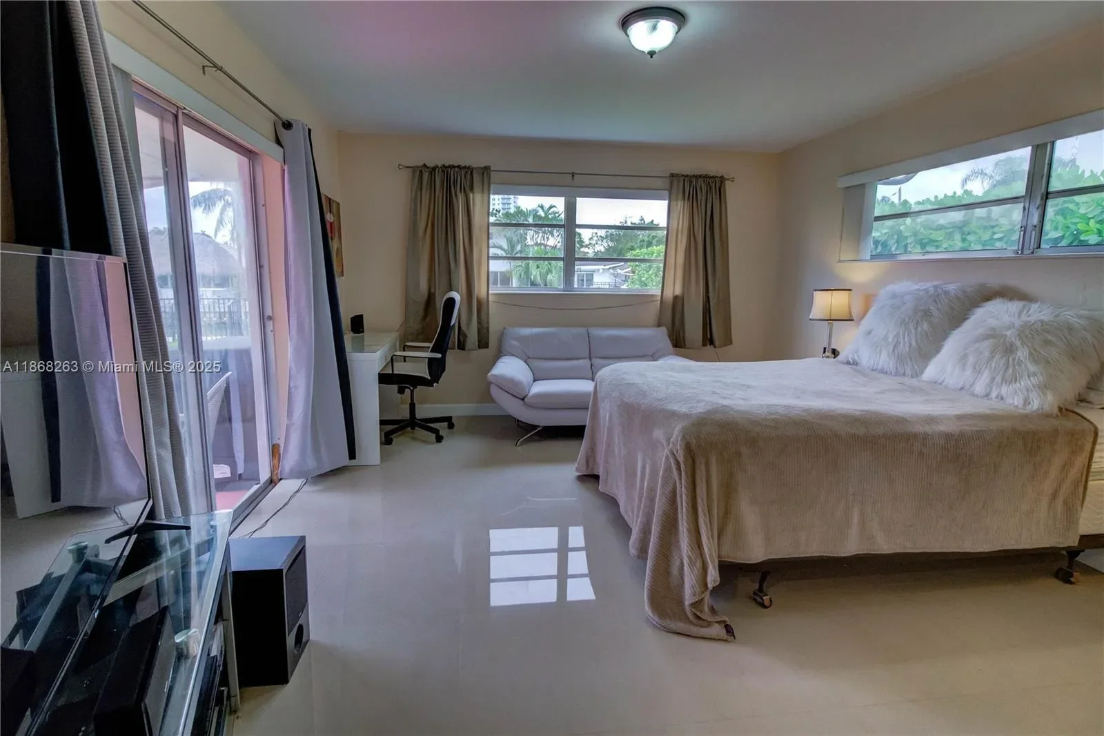 1210 NE 83rd St, Miami, Florida, United States. - Photo 14