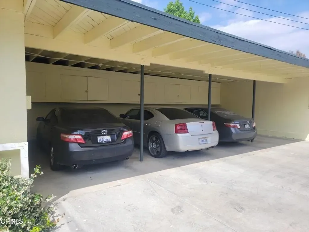 637 W Altadena Drive, Altadena, California, United States. - Photo 4