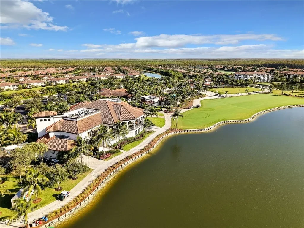 Single Family Residence in Bonita Springs