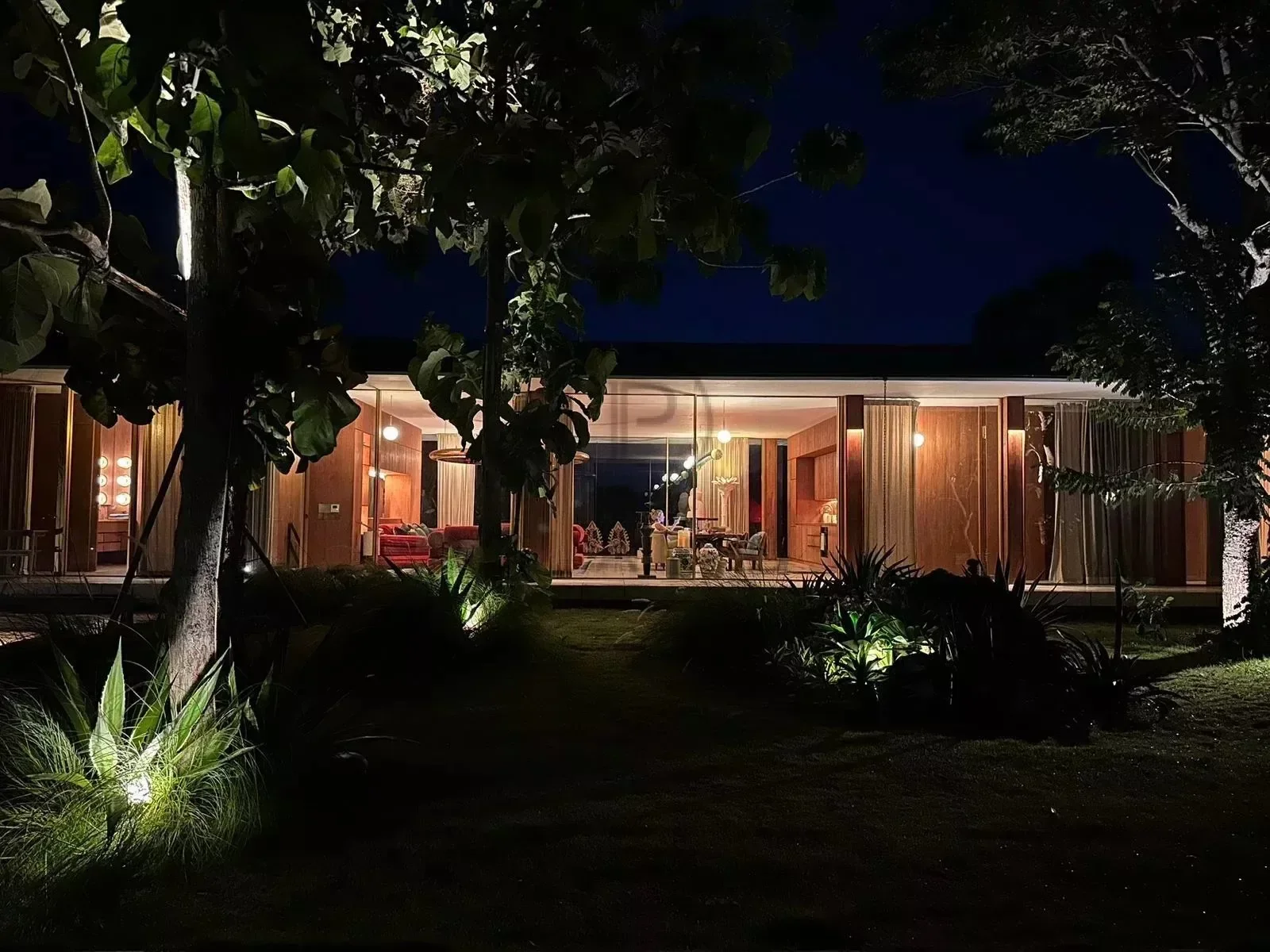 Exterior photo 11