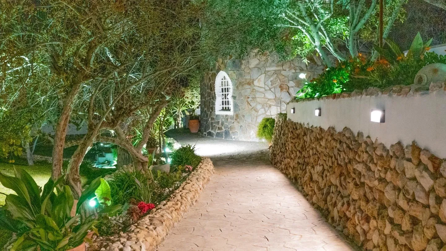 Exterior photo 11