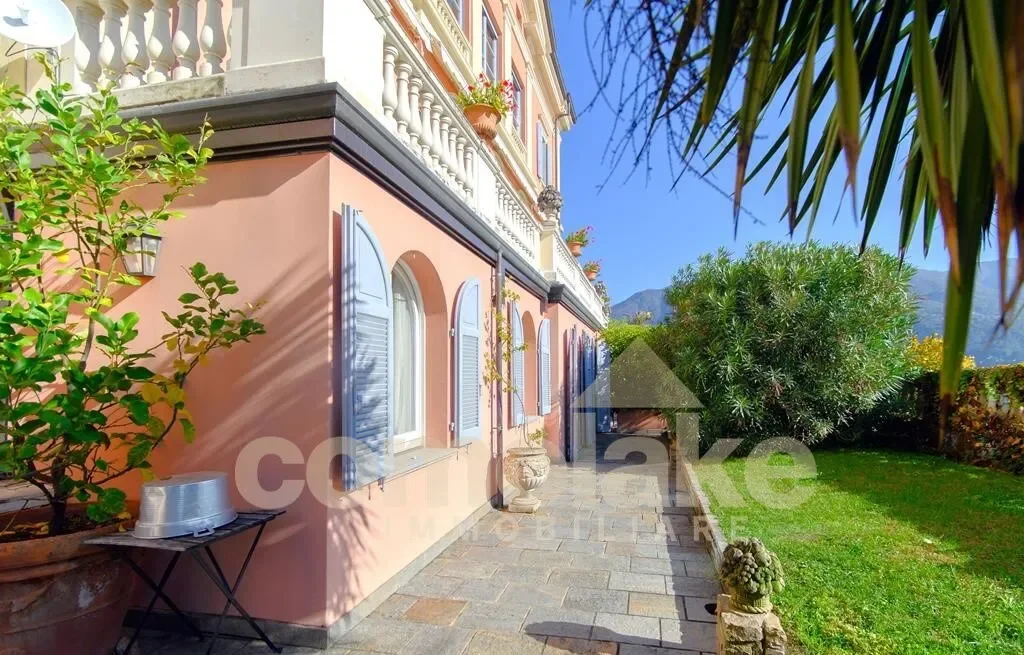 Exterior photo 9