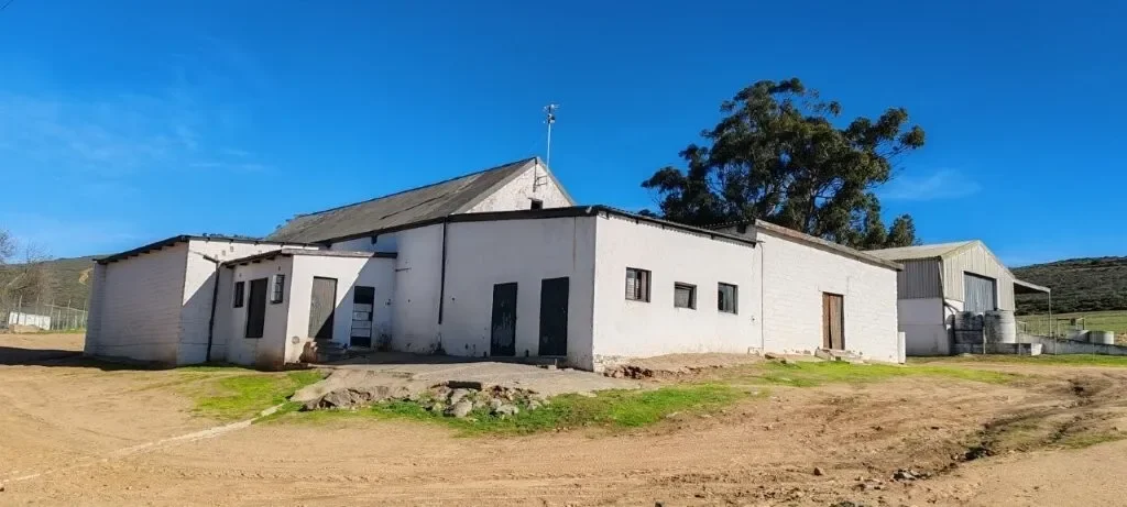 Exterior photo 4