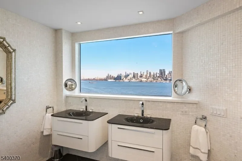 600 Harbor Blvd. Unit 1079, Weehawken Twp., NJ 07086, Weehawken, New Jersey, United States. - Photo 16