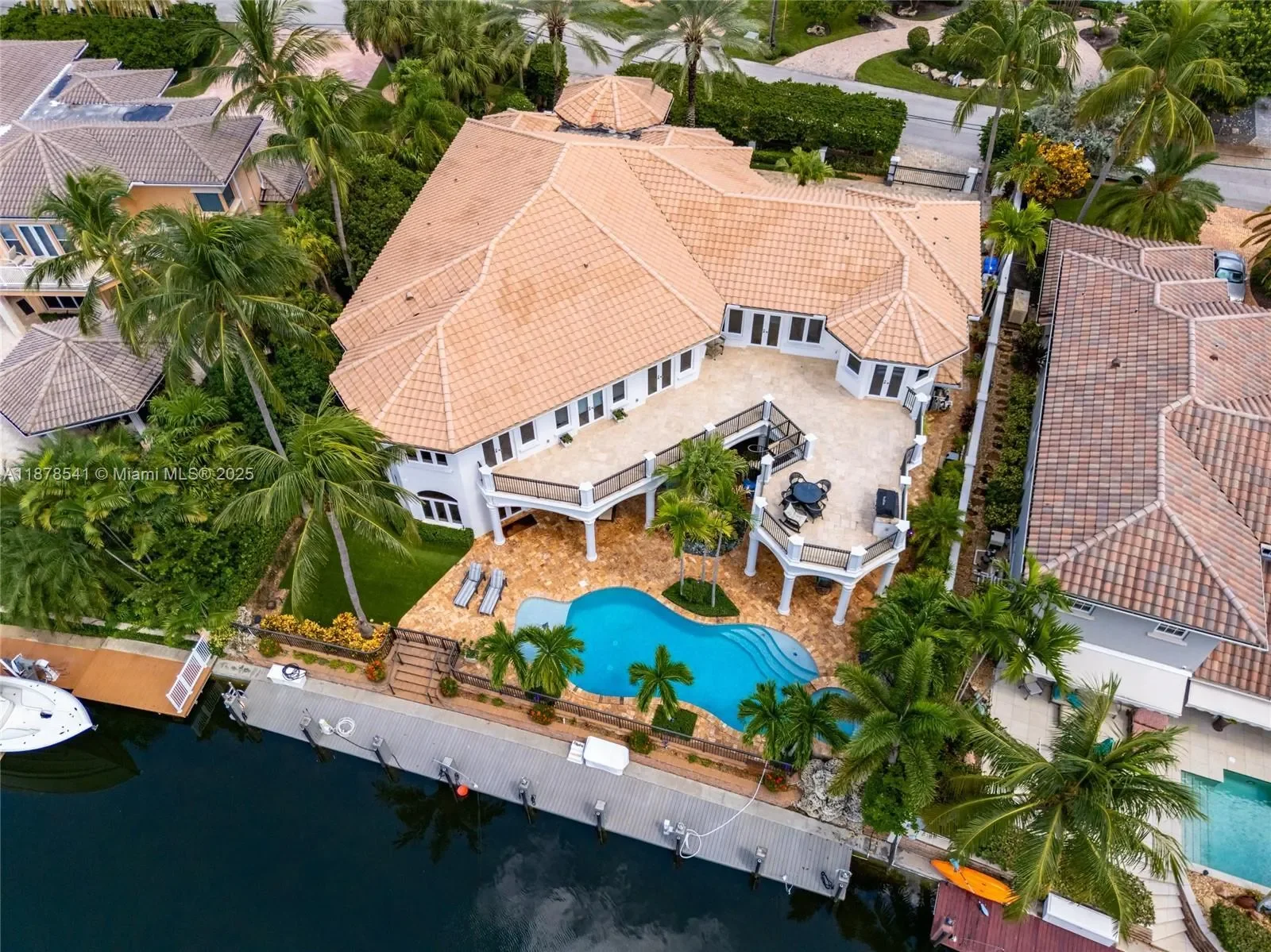 2770 NE 23rd St, Hillsboro Beach, Florida, United States. - Photo 44