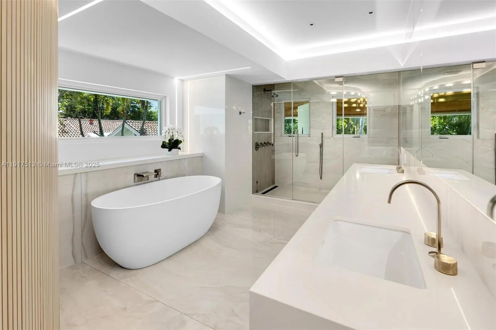 7150 W Lago Dr, Miami, Florida, United States. - Photo 24