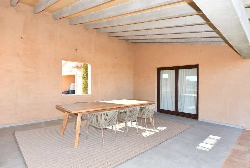 Exterior photo 8