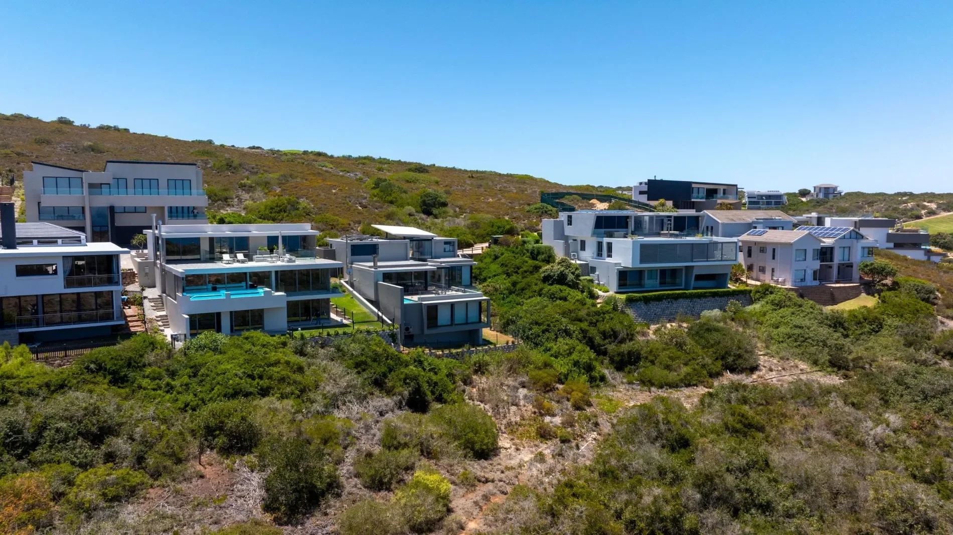 Exterior photo 12