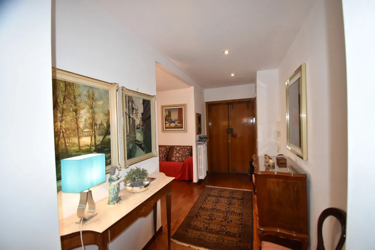 Gallery photo 3