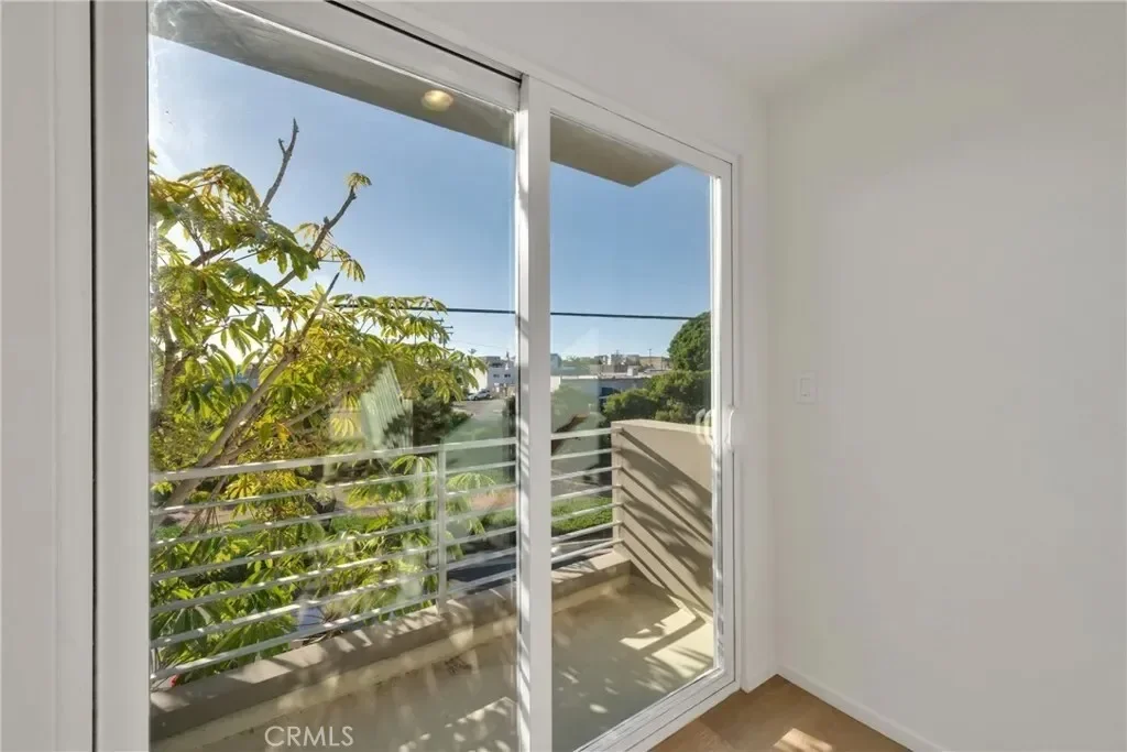 514 Ardmore, Hermosa Beach, California, United States. - Photo 29