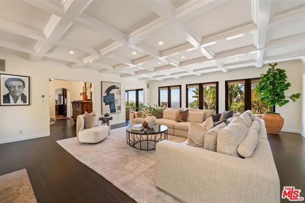 6930 Oporto Drive, Los Angeles, California, United States. - Photo 25