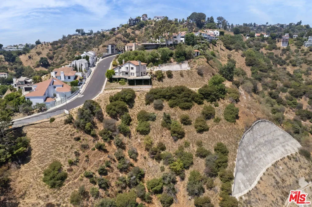 1842 N Crescent Heights Boulevard, Los Angeles, California, United States. - Photo 8