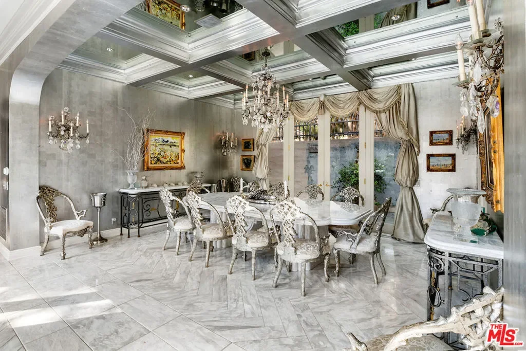 10275 Century Woods Drive, Los Angeles, California, United States. - Photo 34