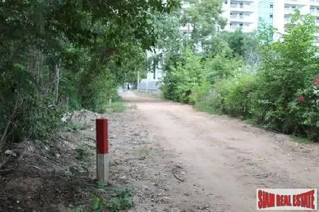 Prachuap Khiri Khan,, Cha-am, Phetchaburi, Thailand. - Photo 3