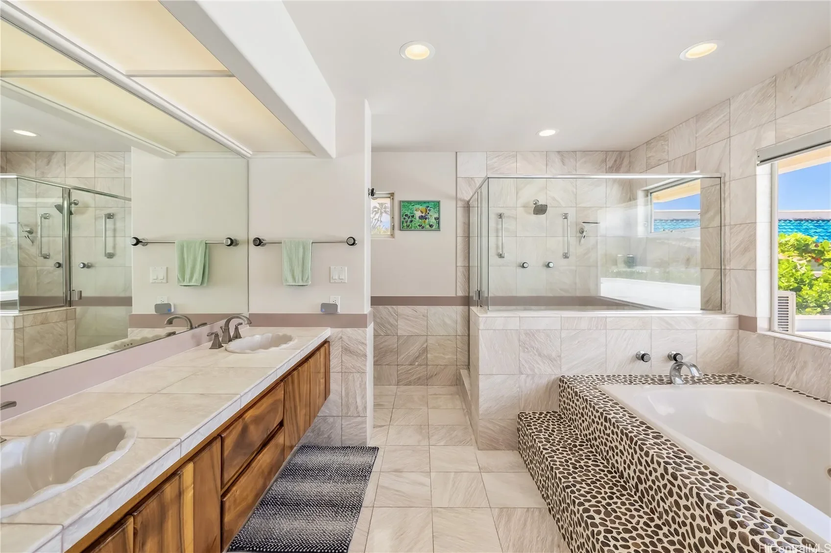 31 Poipu Drive, Honolulu, HI 96825, Honolulu, Hawaii, United States. - Photo 2