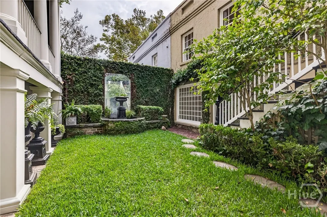 203 W Charlton Street, Savannah, Georgia, United States. - Photo 37