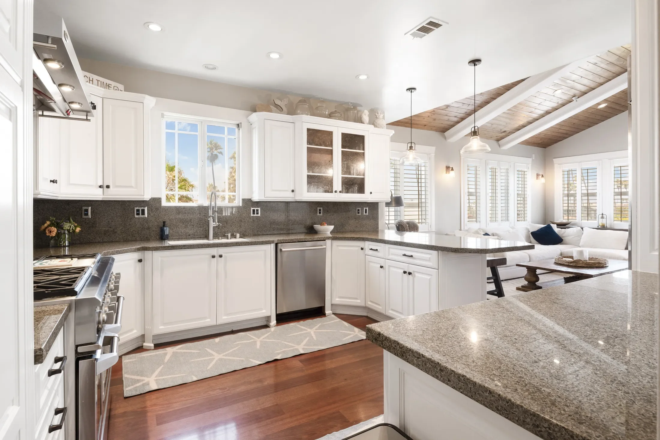 202 Avenue H , Redondo Beach, CA 90277, Redondo Beach, CA, United States. - Photo 2
