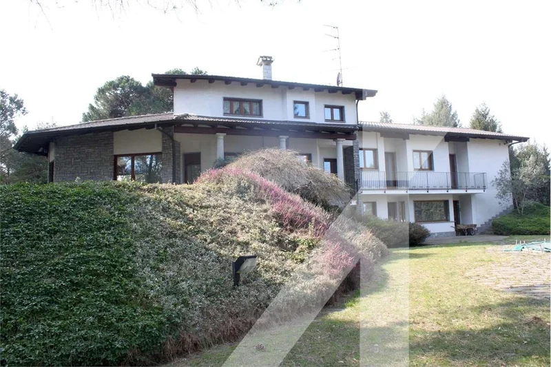 Solbiate, Lombardy, Italy. - Photo 13
